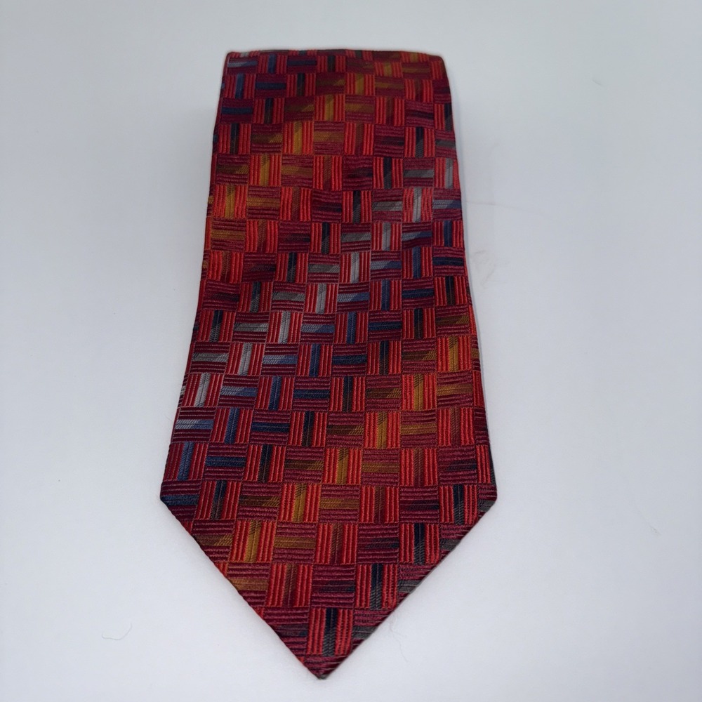 Roundtree & Yorke Handmade 100% Silk Handmade In The Us Beautiful Geometric Tie